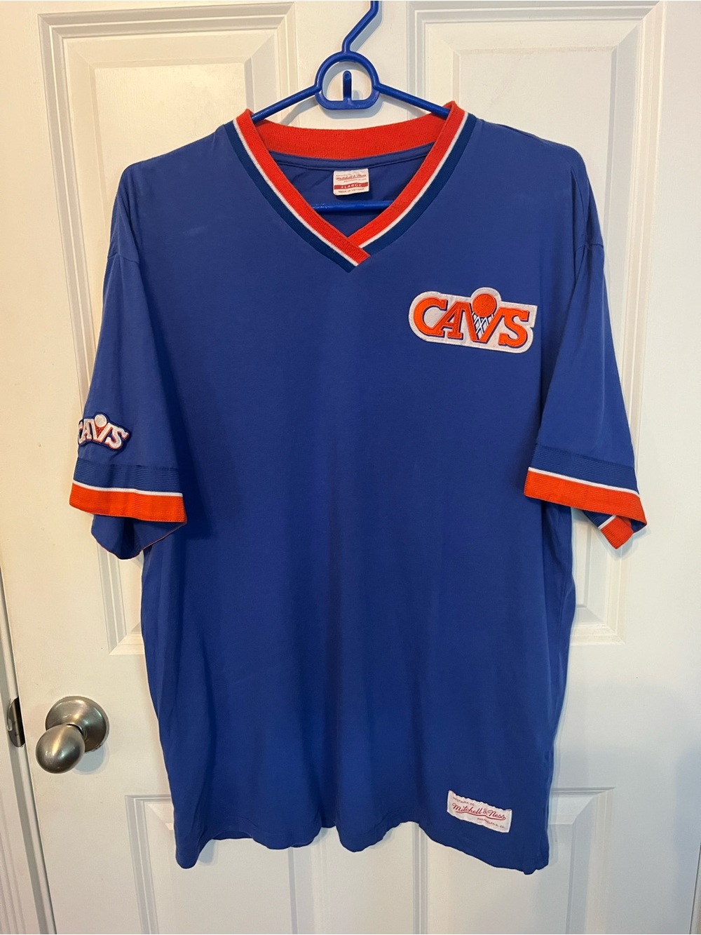 Cleveland Cavs Mitchell & Ness Short Sleeve Men’s Shirt size XL